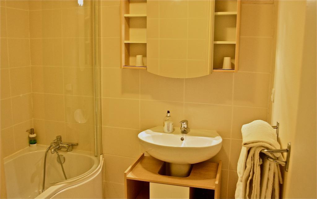 L'Hotel Du Perigord Aubeterre-sur-Dronne Rum bild